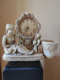 Zegar kominkowy, na komodę, z figurami, vintage