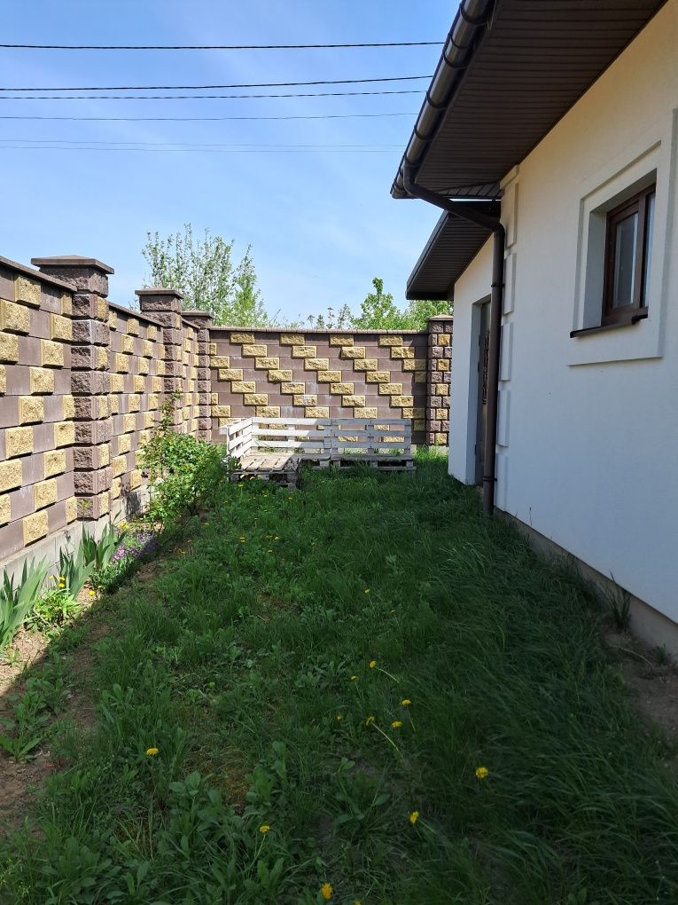 Продам будинок з внутрішніми роботами!