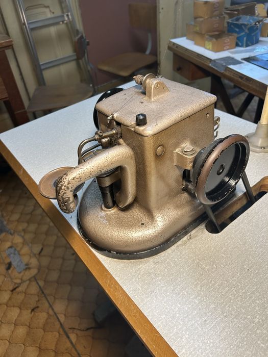 Maquina de costurar pêlo