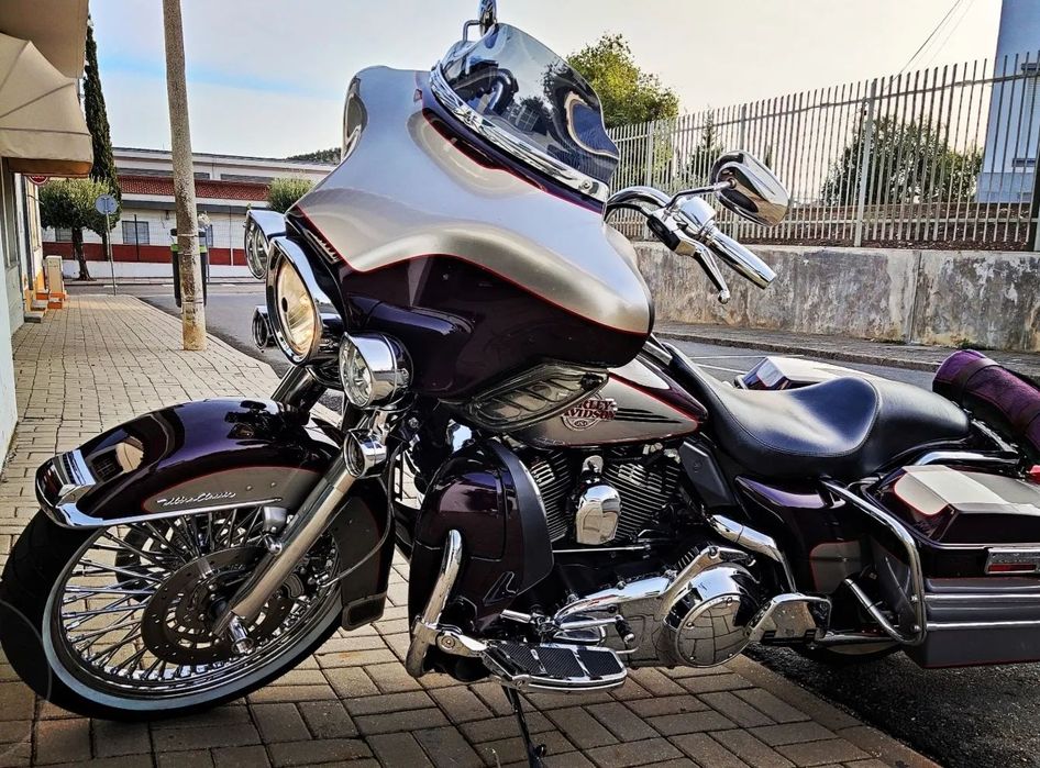 Harley-Davidson FLHTCU