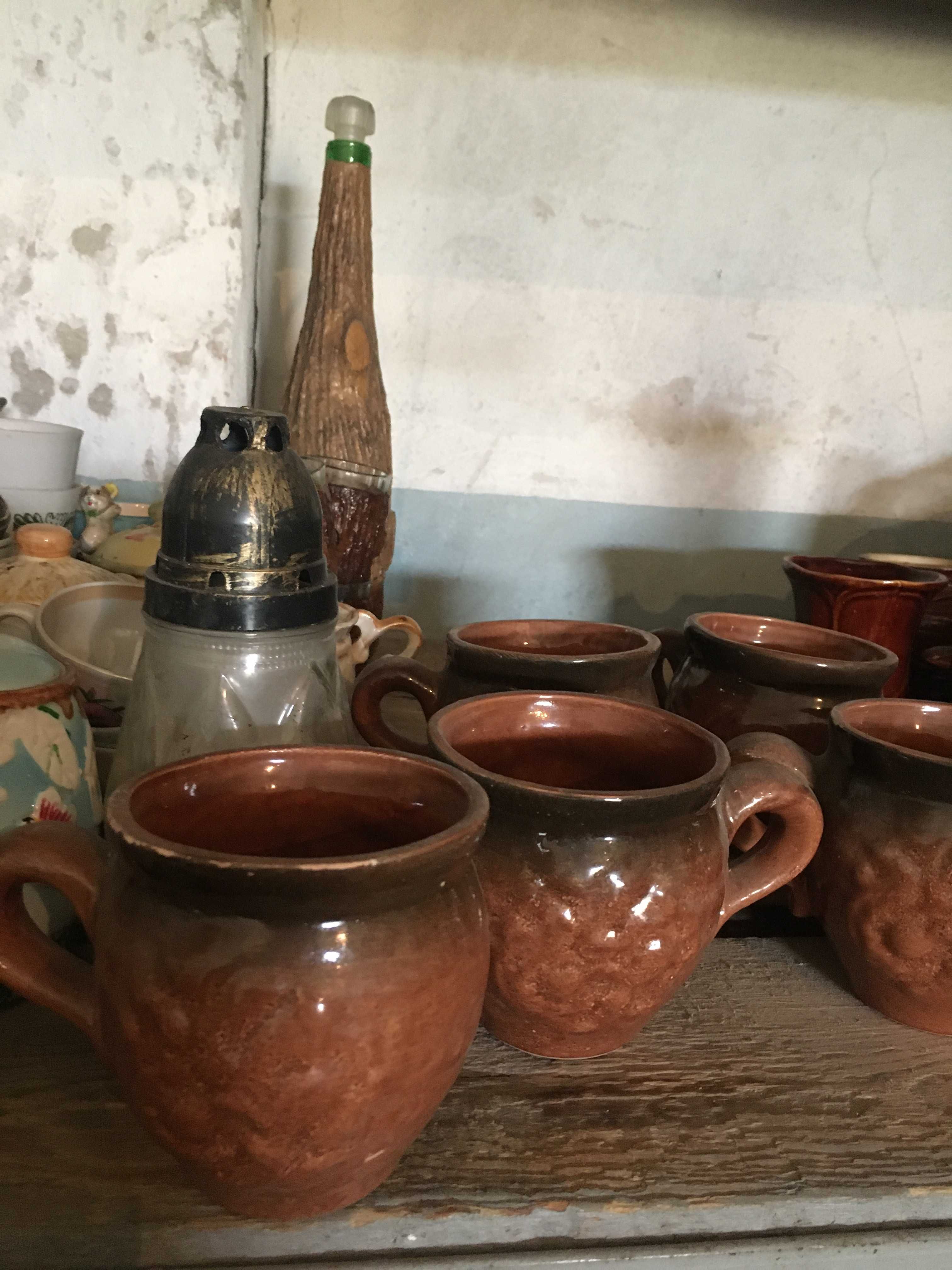 глиняні чашечки кухлі