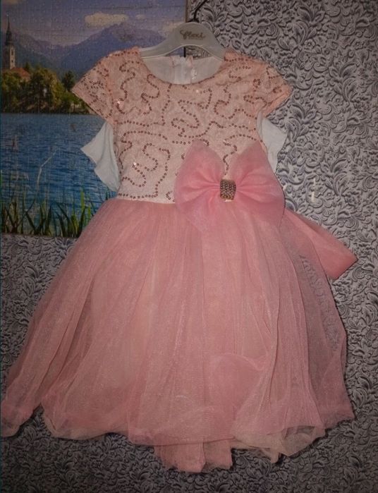 Сукня на прокат дитяча