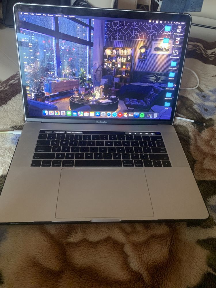 MacBook Pro 15,i7