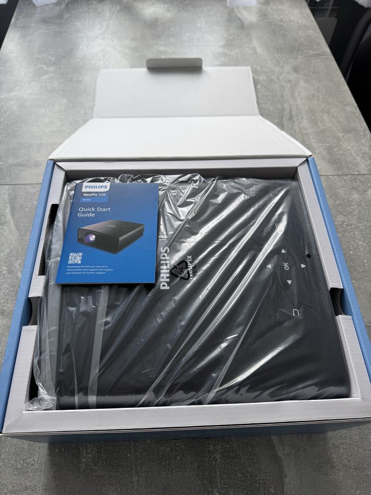 Projektor Philips Neopix 530, Full HD, Gwarnacja 24 msc. Rzutnik