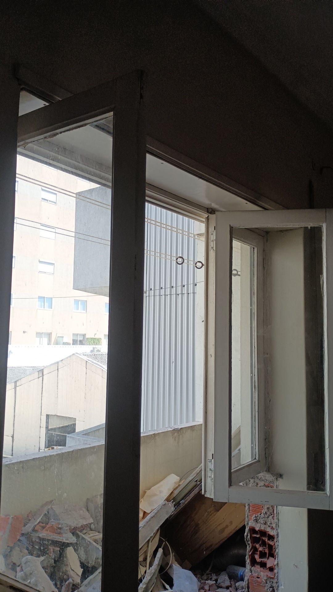 Janela e porta com janela