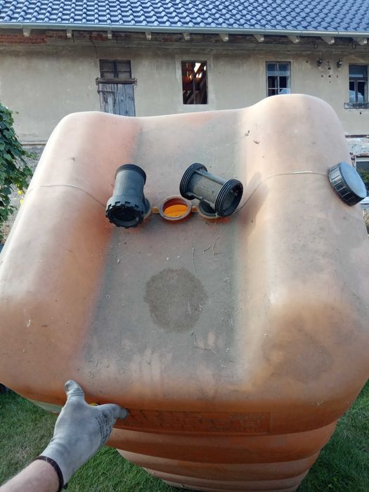 Zbiornik, beczka, pojemnik na deszczówkę, 1000 litrów.