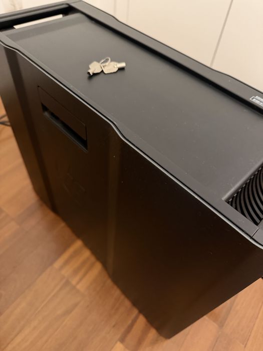 Workstation HP Z840 - 256GB RAM - 24C/48 threads 3TB NVMe + 2.7TB HDD