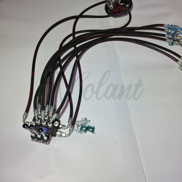 Rozdzielacz 3 Sekcyjny C-360 Zewnętrzny 3x Pływająca Od Dolnej Pokrywy