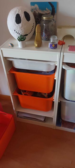 Movel de arrumação criança. Inclui caixas. São dois. Preço por cada um