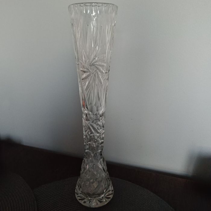 Wazon kryształowy wysoki i wąski