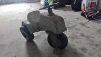 Vendo Triciclo de criança para restauro por 5€ não negociáveis!!!