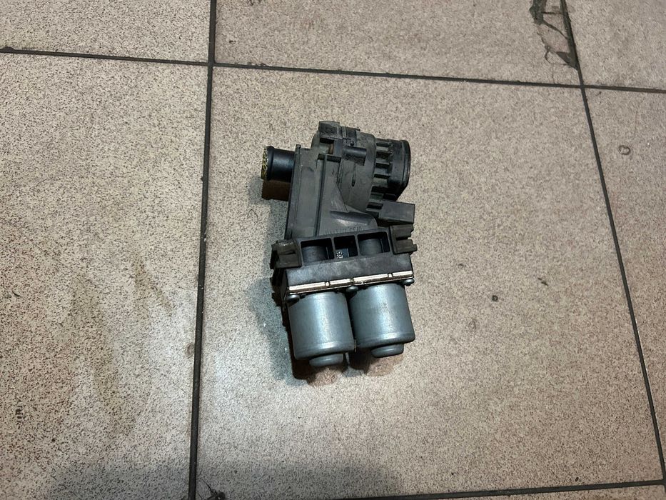 Zawór elektrozawór pompka wody nagrzewnicy audi a6 c6