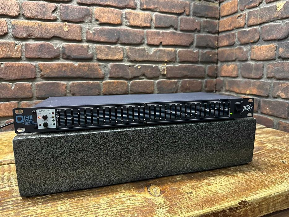 Equalizer estradowy PEAVEY QB II