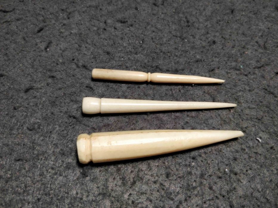 Raro conjunto de agulhas em osso dos finais do sec. XIX