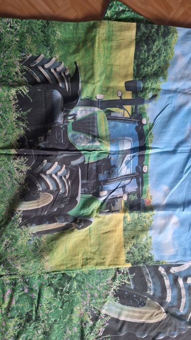 Świecąca pościel z traktorem