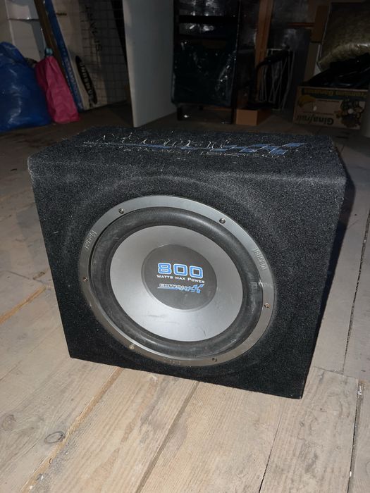 Zestaw audio do samochodu subwoofer, wzmacniacz, 2 glosniki Magnat