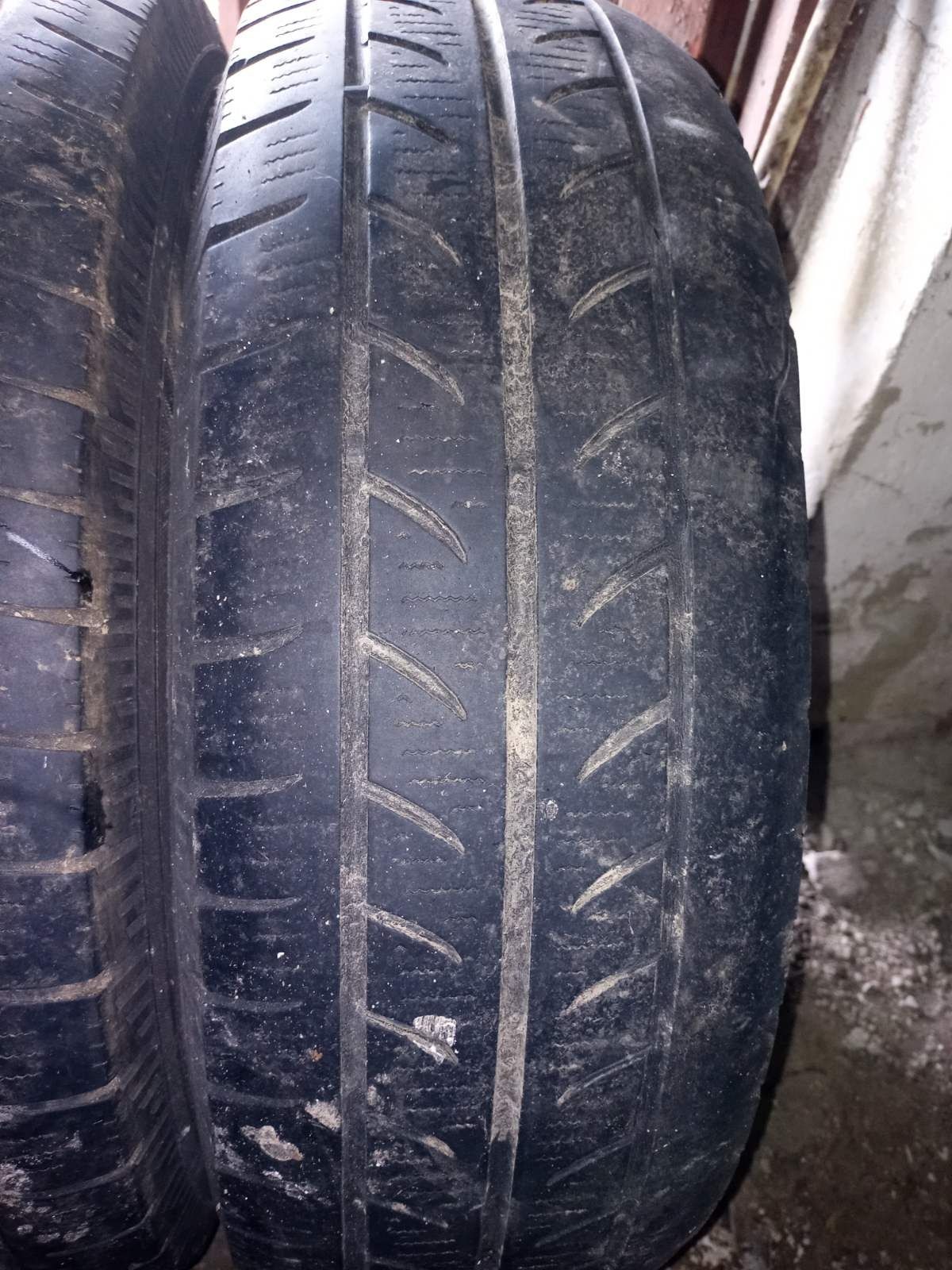 225 /75 r16C yokohama резина 4мм залишок