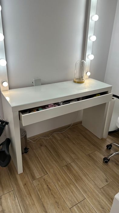 Ikea Malm toaletkę ze szkłem