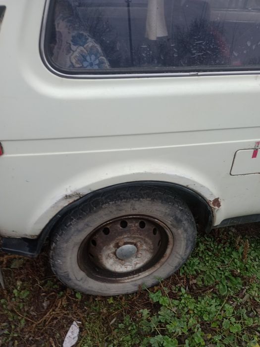 Автомобіль Нива Ваз 2121