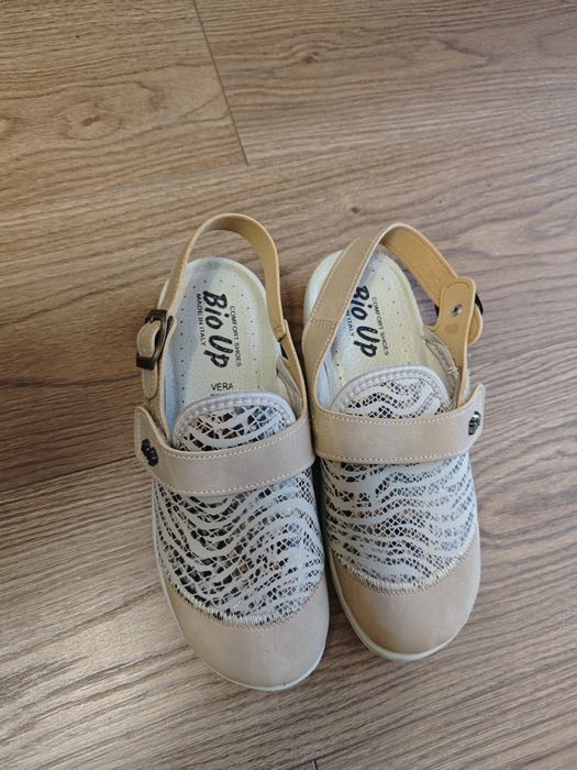 Sandały damskie z zakrytymi palcami skórzane miękkie