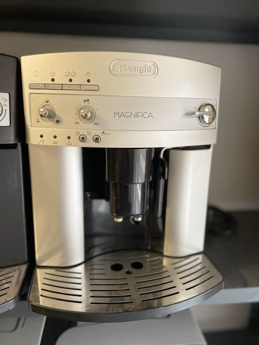 Кавоварка Delonghi Magnifica