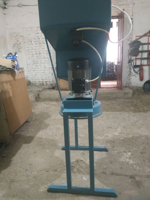 Млин для подрібнення зерна