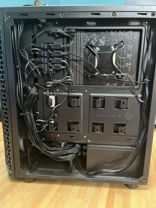 Komputer gamingowy i5-9600k/rtx 2060S/16GB/1TB