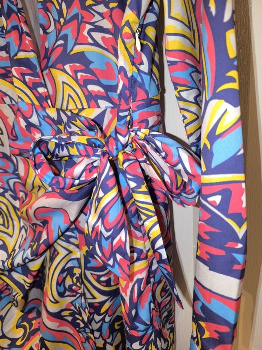 Vestido  tecido acetinado NOVO