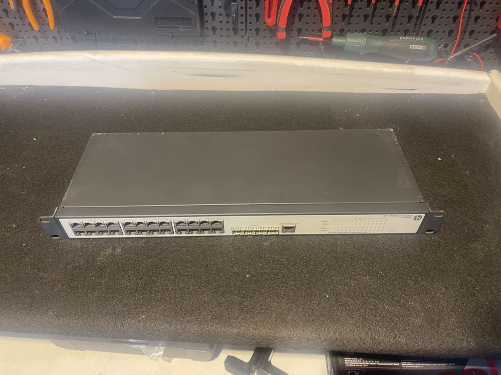 HP V1910-24G Switch