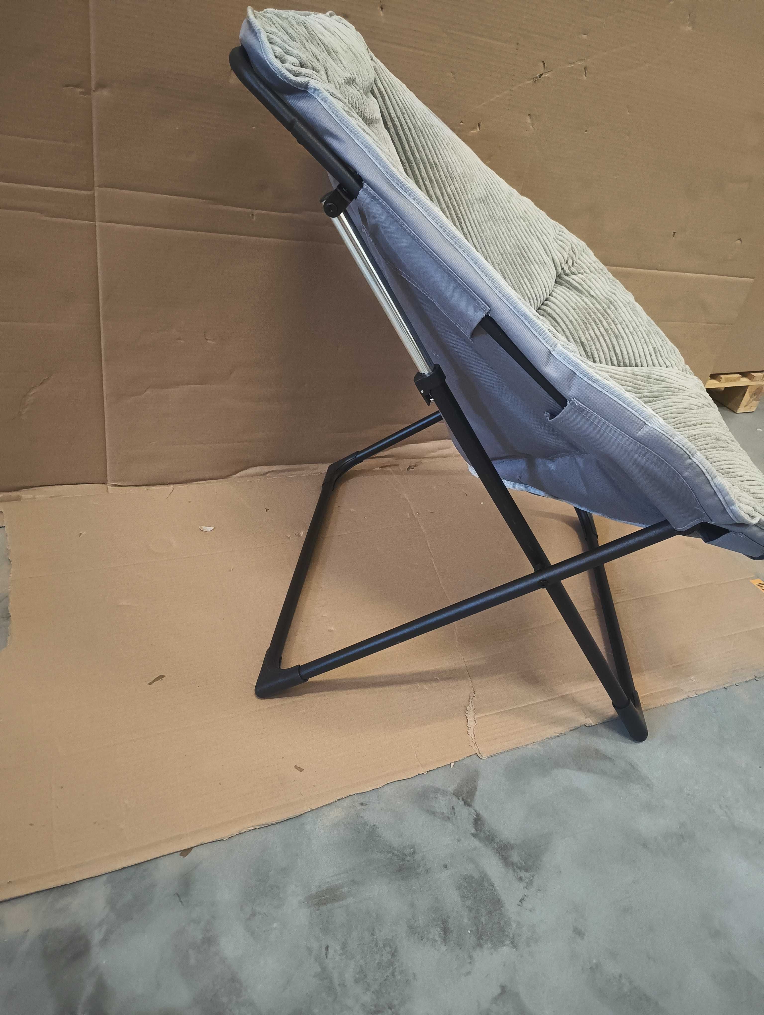 Krzesło fotel Amazon Basics w kształcie sześciokąta składane 85x80x87