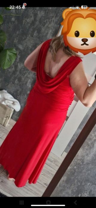 Sukienka ciazowa czerwona marszczona na wesele