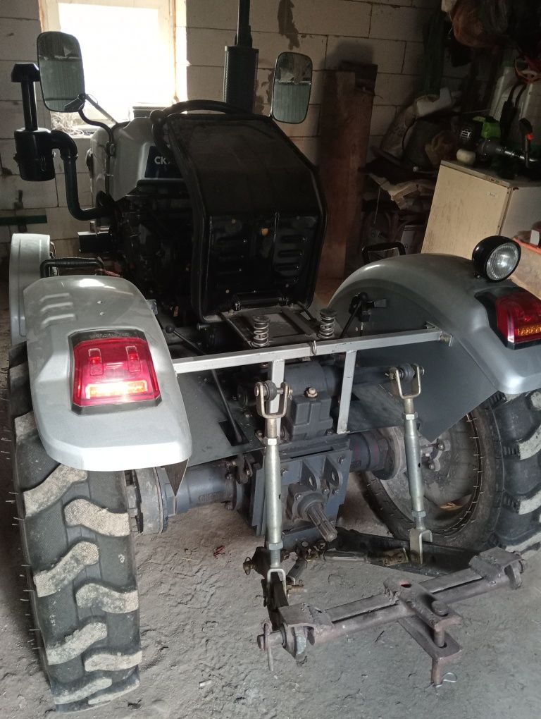 Продам трактор скаут т-220в