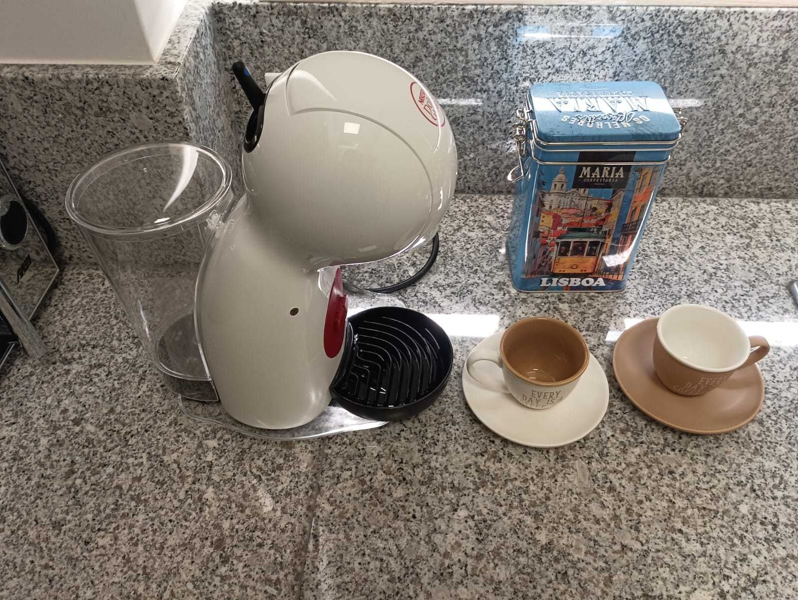T0 novo, mobilado, alto padrão, junto a Rotunda da Boavista