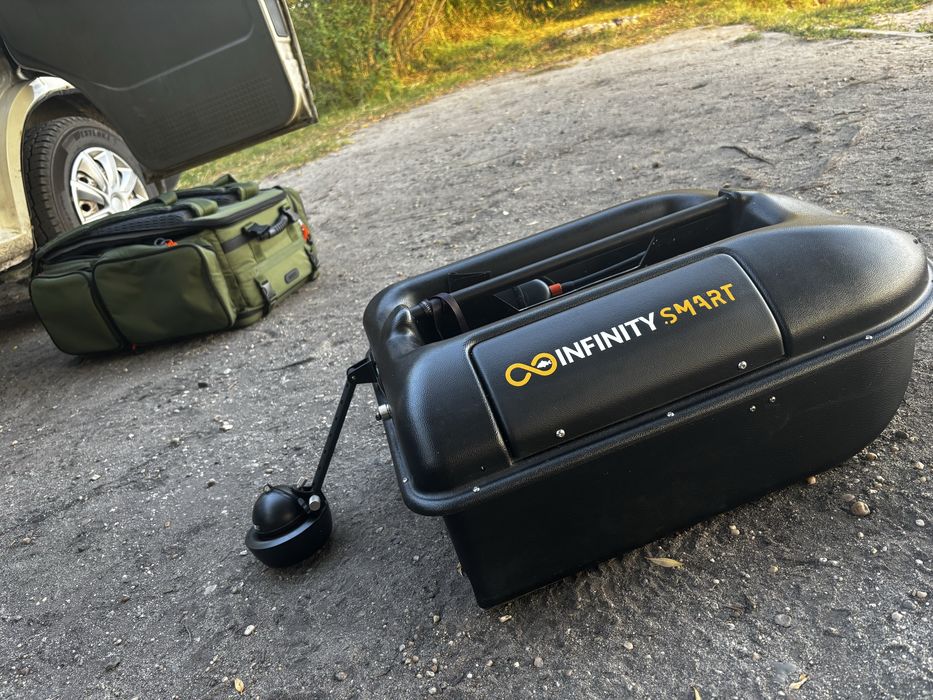 Łódka zanętowa Infinity Boat Smart echo plus wzamcniacz