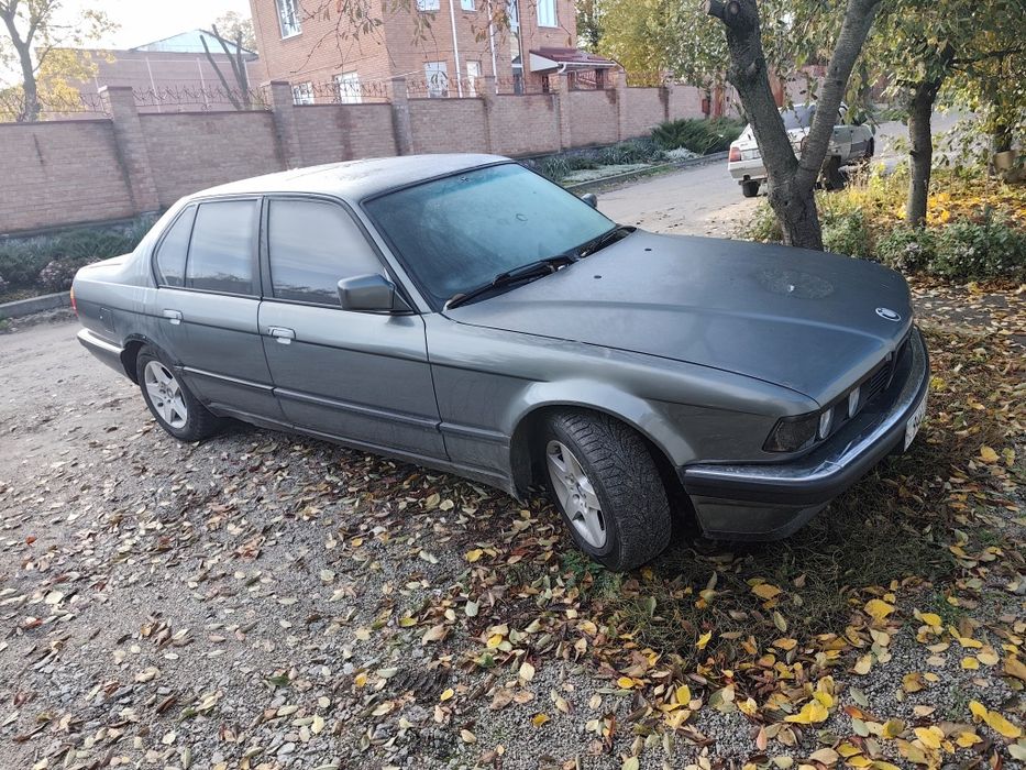 БМВ е32 -3 бензин