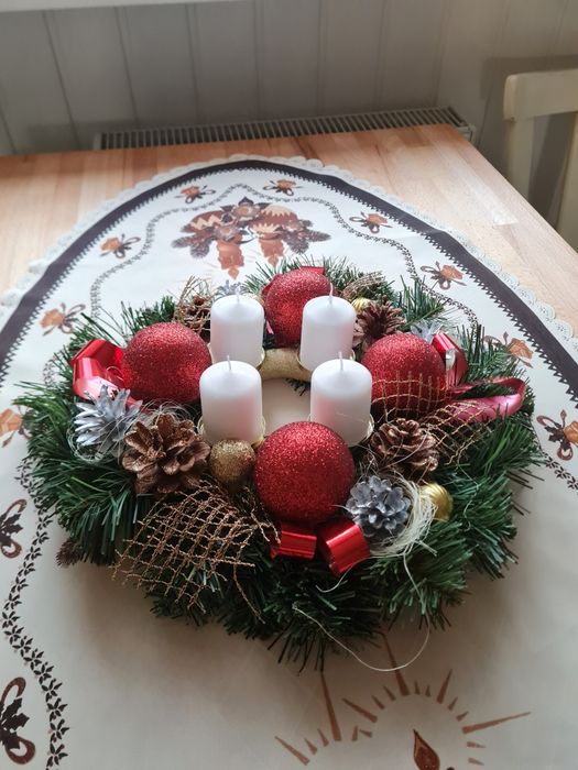 Stroik wieniec wianek adwentowy na stół świąteczny na świece swieczki