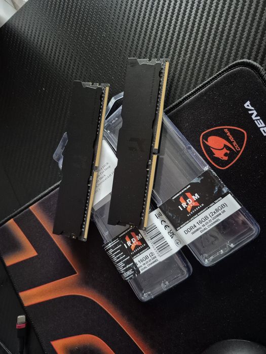 Оперативна пам'ять DDR4 16GB (2x8GB) Kit GOODRAM IRDM PRO DEEP BLACK