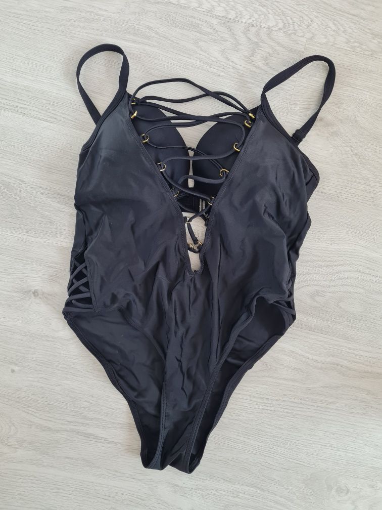 Zestaw plaszcz, leginsy, monokini