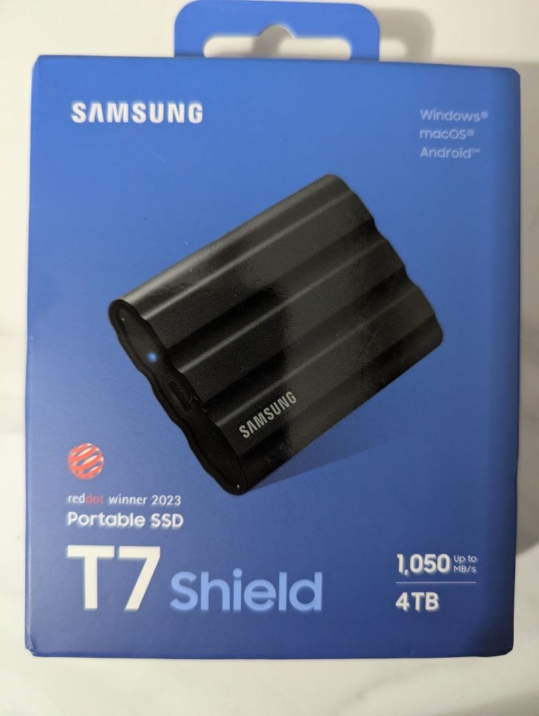 SSD накопичувач Samsung T7 Shield 4 TB