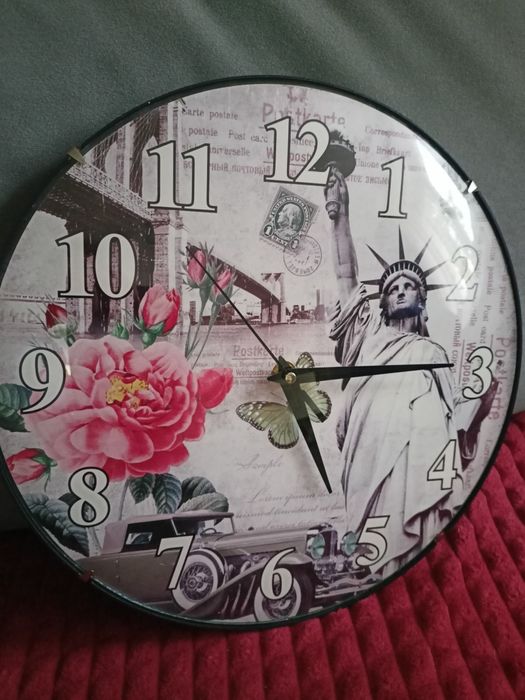 Zegar na ścianę na baterię