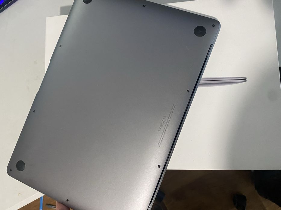 Macbook Air 2020 M1 8/256