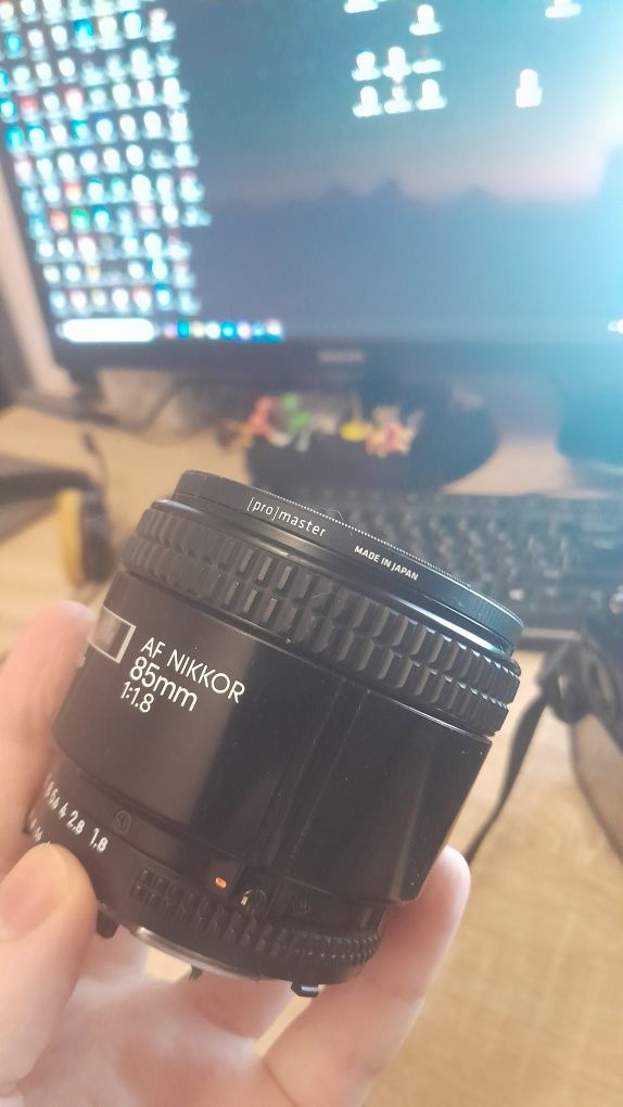 AF Nikon Nikkor 85 1.8  (non-D) Japan + uv