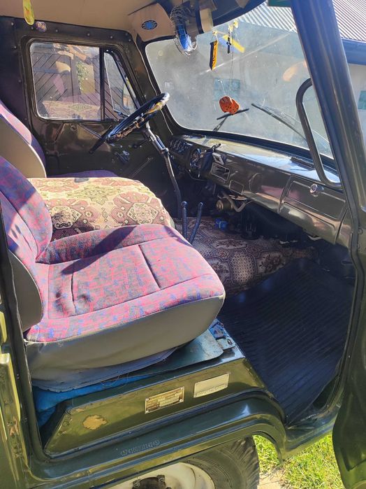 фургон малотонажний