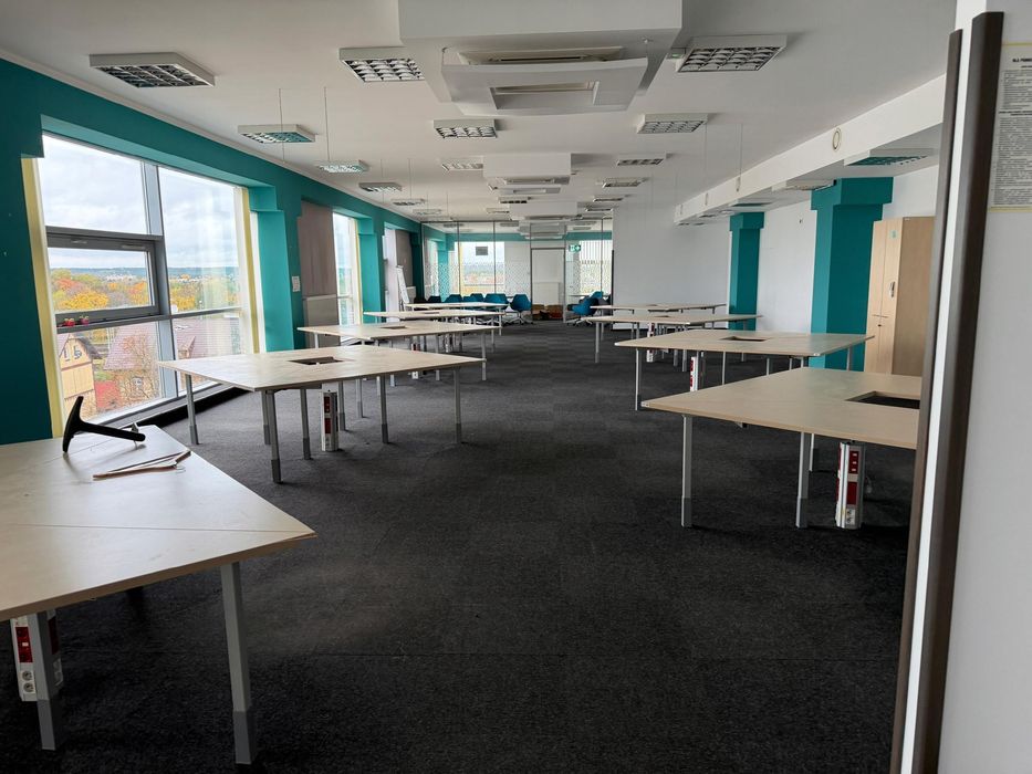 Stół konferencyjny 2,06m x 2,06m x 0,75m