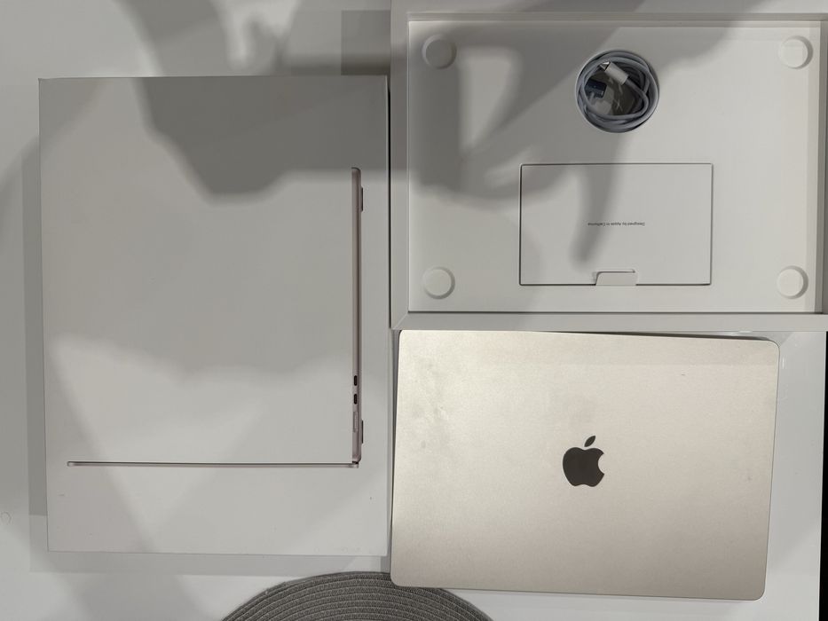 Apple Macbook Air 15.6 M3 2024