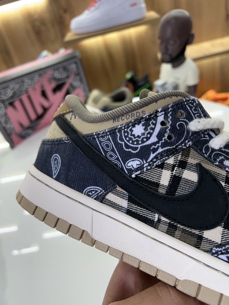 Кросівки Sb Dunk Low x Travis Scott Cactus Jack