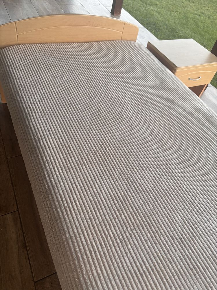 Łóżko pojedyncze 90x200 z szafką nocną
