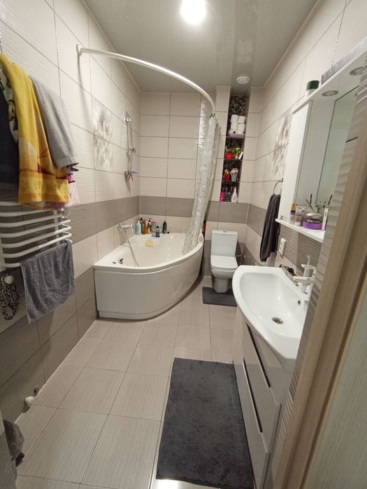 Продається 2-х поверховий будинок з євроремонтом