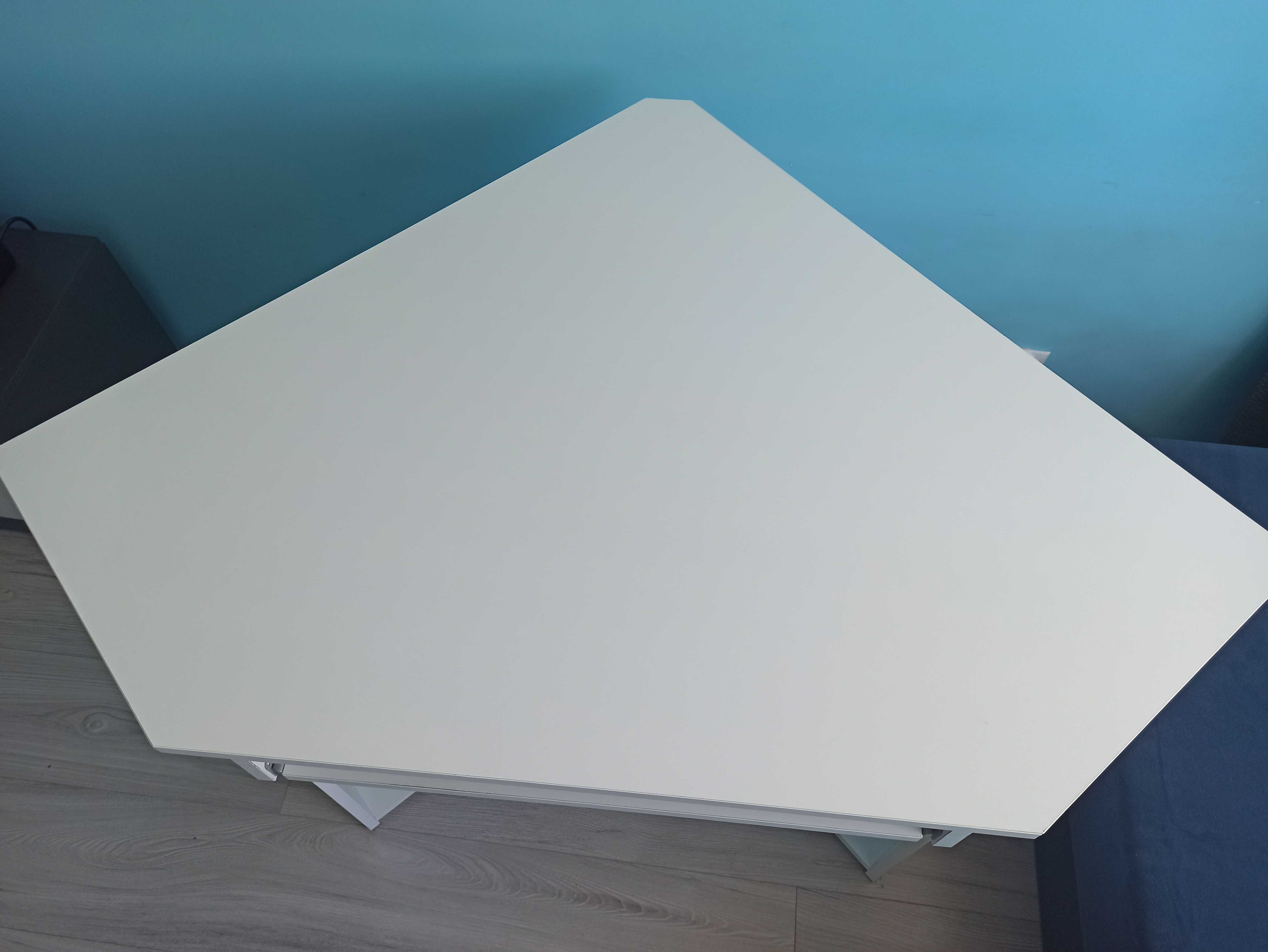 Biurko narożne białe z półkami 80x80x75