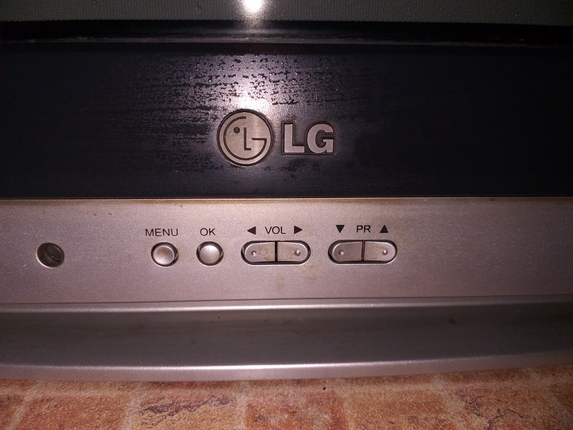 Телевизор LG 21 FC 2 RG.